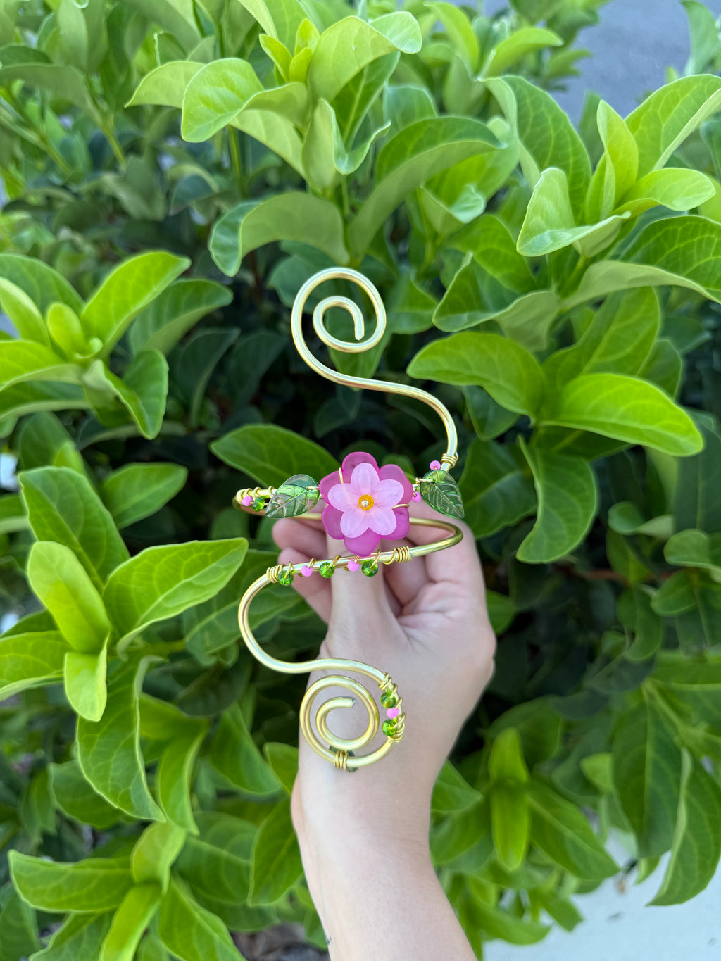 Rose arm cuff