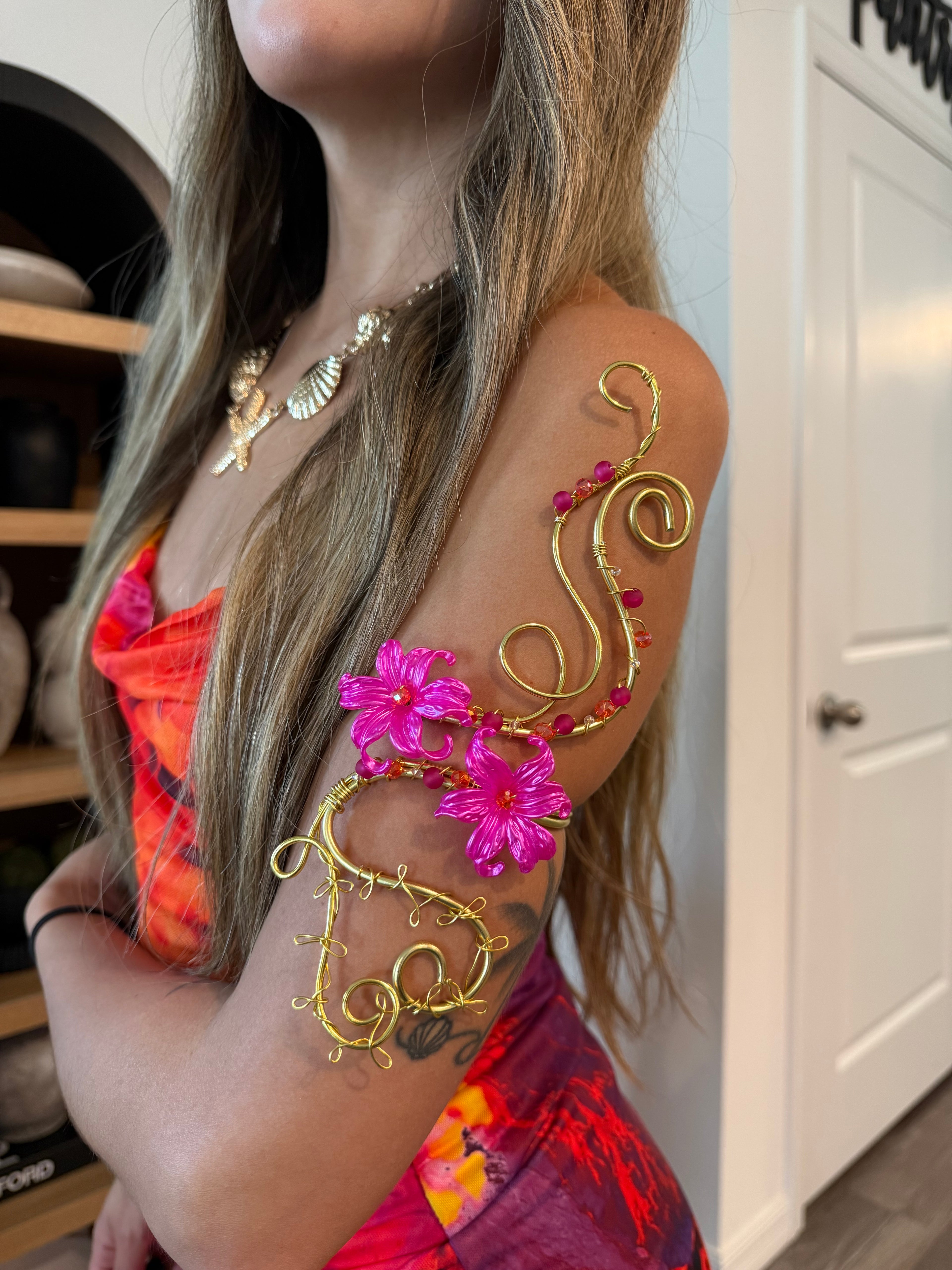 Karol arm cuff