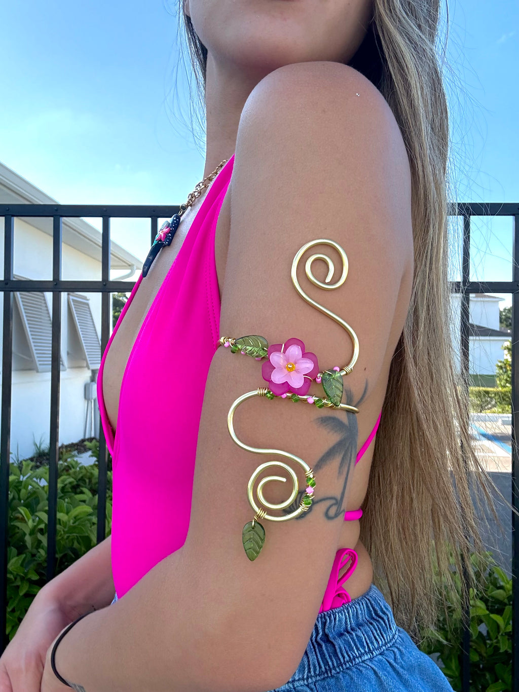 Rose arm cuff